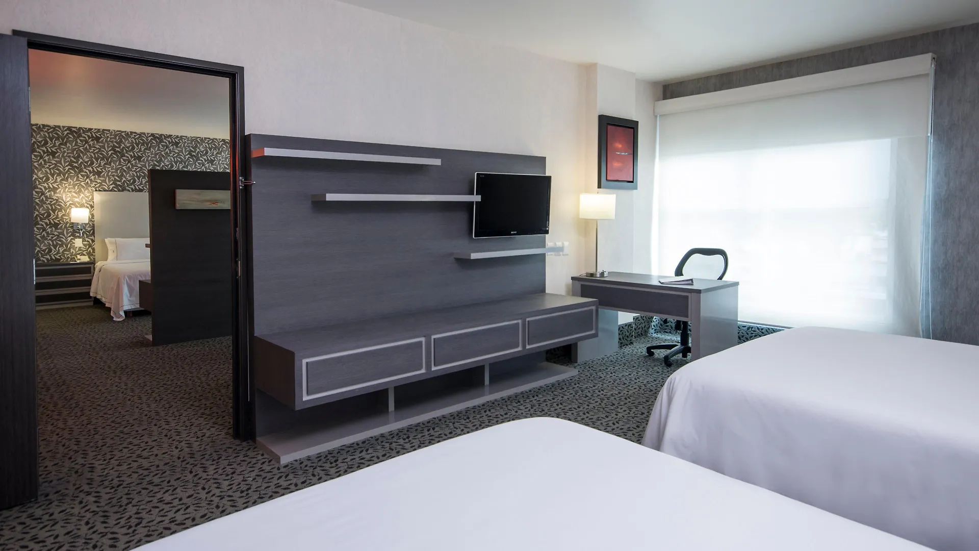 Holiday Inn Express & Suites Queretaro By Ihg Hotel