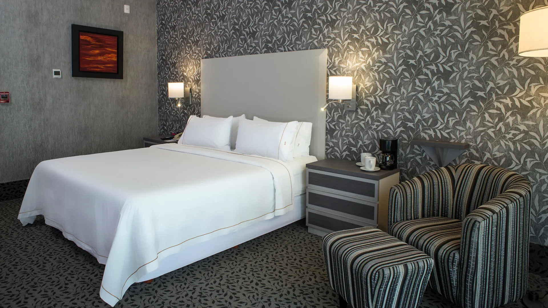 Holiday Inn Express & Suites Queretaro By Ihg