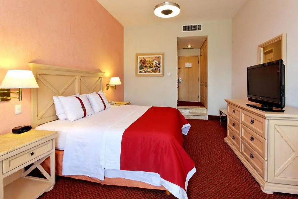 Holiday Inn Express & Suites Queretaro By Ihg