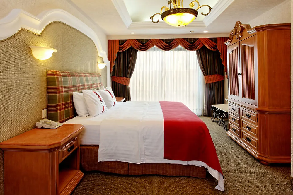 Holiday Inn Express & Suites Queretaro By Ihg